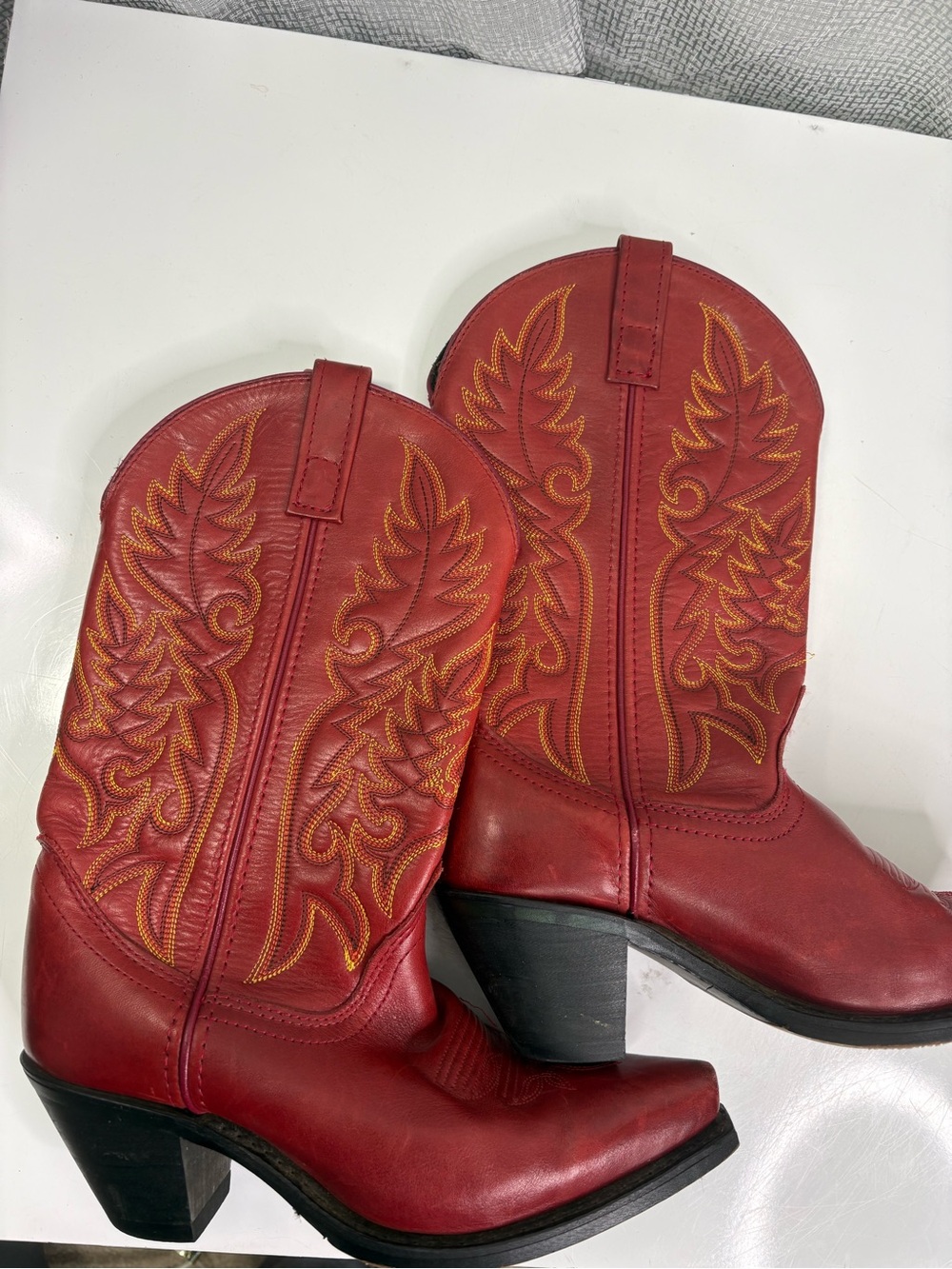 Laredo Red Western Embroidered Western Cowboy Boots size 6.5